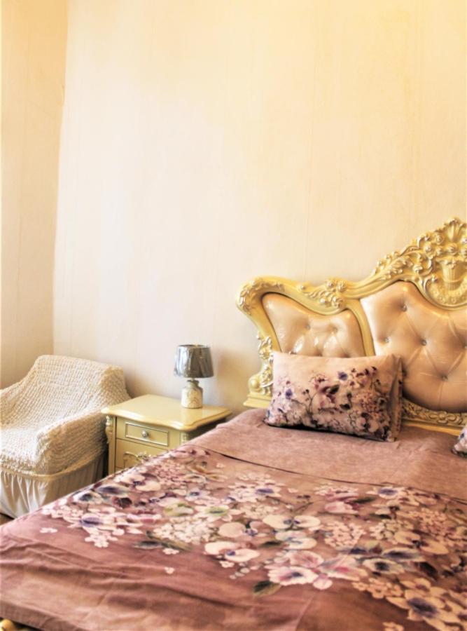 Guesthouse Medea On Pushkini 4 Kutaisi Exterior photo
