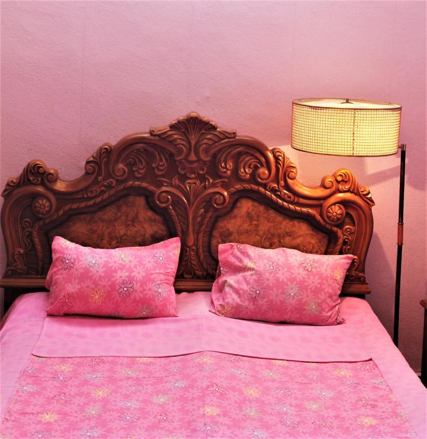 Guesthouse Medea On Pushkini 4 Kutaisi Exterior photo