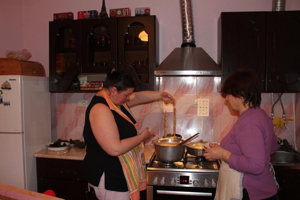 Guesthouse Medea On Pushkini 4 Kutaisi Exterior photo