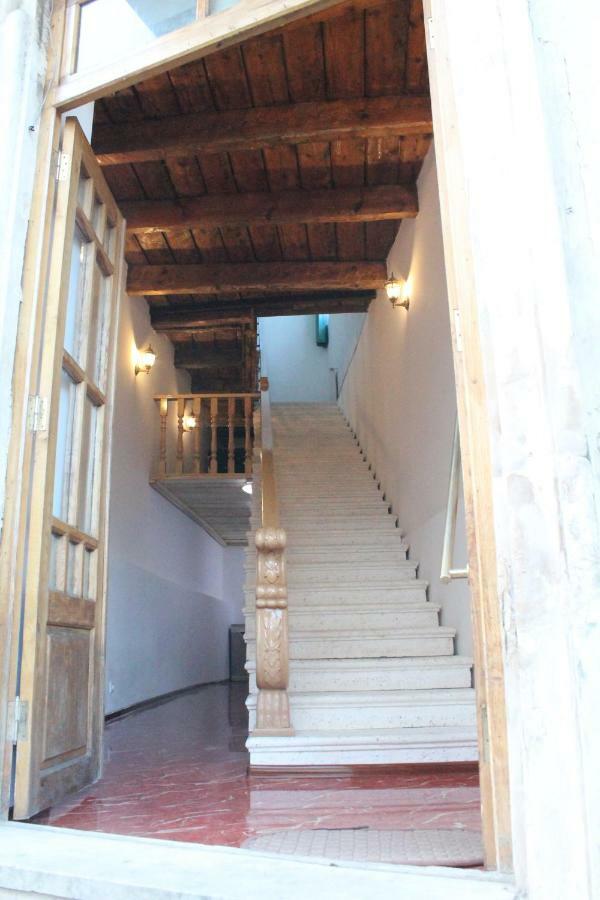 Guesthouse Medea On Pushkini 4 Kutaisi Exterior photo